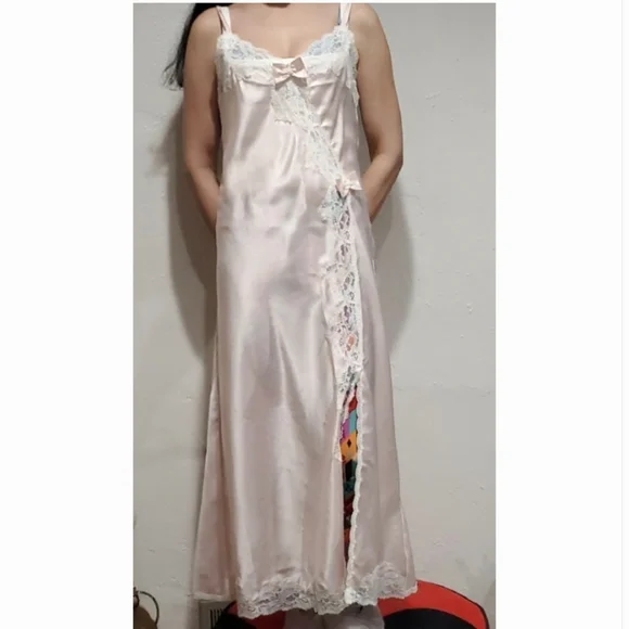 Vintage Christian Dior Elegant Pink Satin Nightgown With Asymmetrical Lace & Bow - Picture 15 of 16